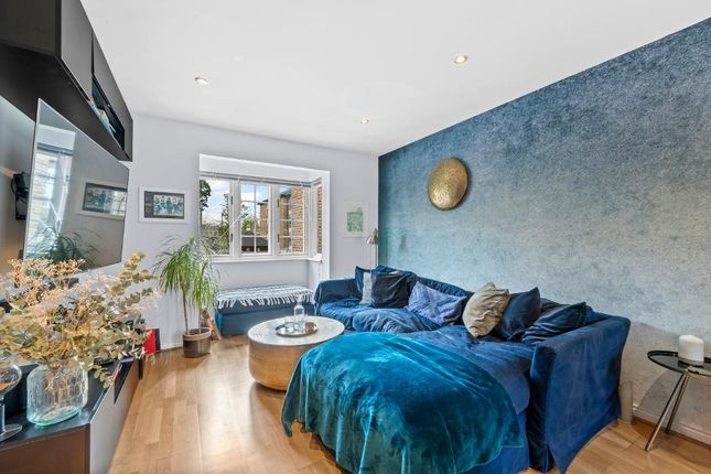 Thumbnail Maisonette for sale in Selhurst Close, Parkside, Wimbledon