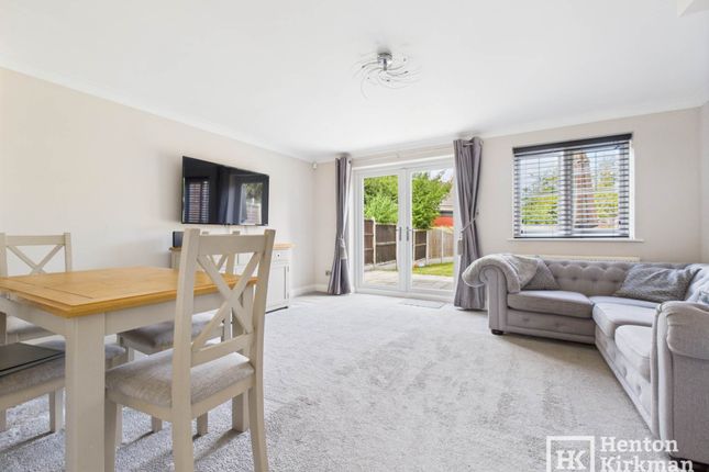 42, Sweet Briar Drive, Basildon photo 3