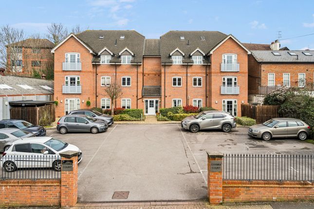 2-bed flat on 6 Cosmia Court, Vale Road, Bushey, £325,000
