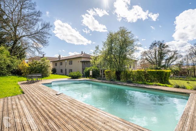 Villa for sale in Messimy-Sur-Saone, Beaujolais / Pierres Dorees, Burgundy To Beaujolais