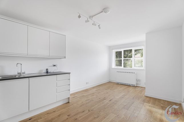 32, Bren Court, Enfield photo 4