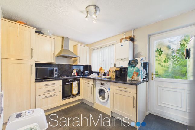 7 Dereham Court, Newcastle Upon Tyne photo 3