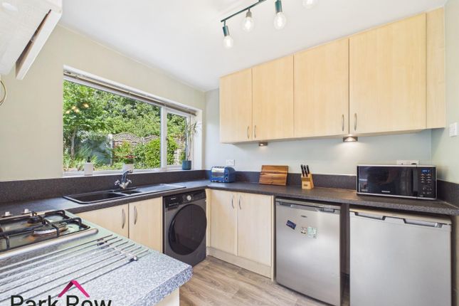 64, Park Avenue, Leeds photo 3
