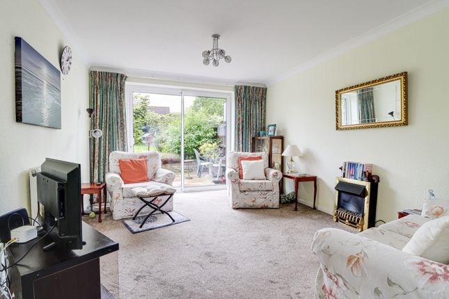 30, Holts Meadow, St. Albans photo 3