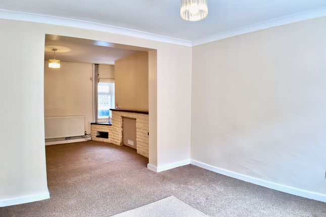 33 King Street, Tredegar photo 2