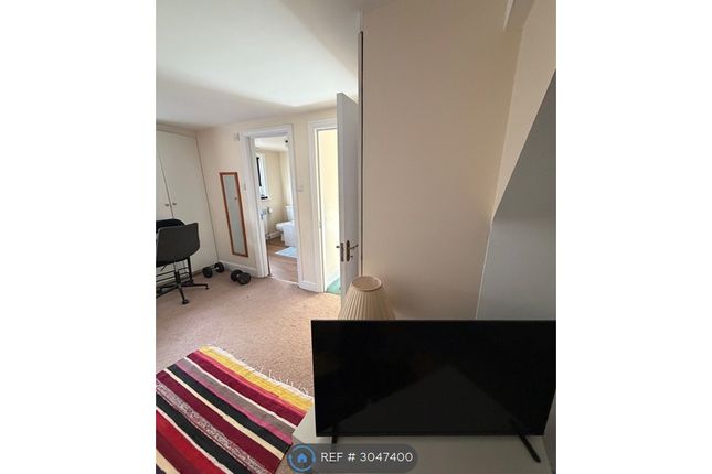 Wentworth Avenue, Finchley London, Finchley photo 4
