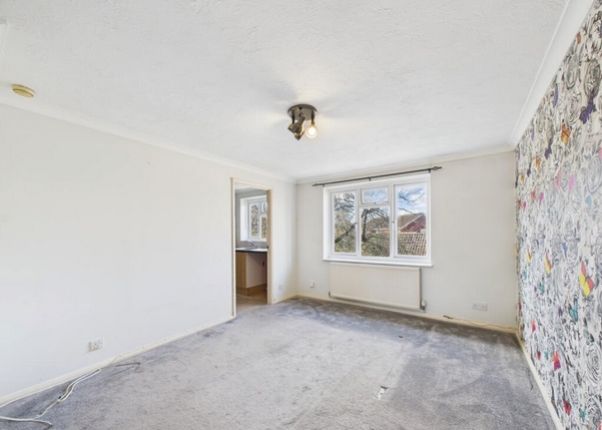 23, Mimosa Close, Bordon photo 2