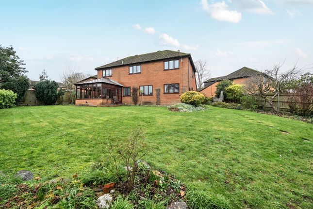 22, Garden Close, Hampshire photo 4