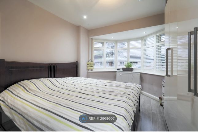 Mount Park Road, Pinner photo 5