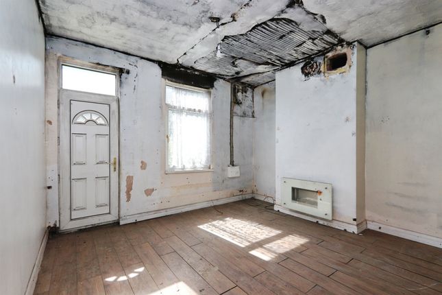 15, Dove Hill, Barnsley photo 3