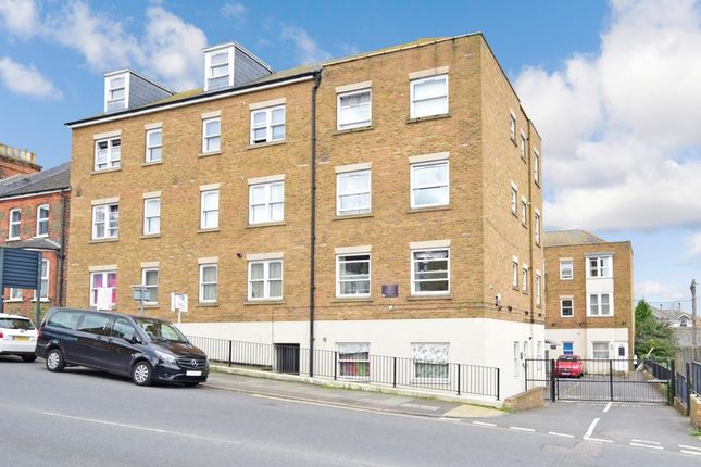 Thumbnail Flat to rent in Victoria Road, Ramsgate