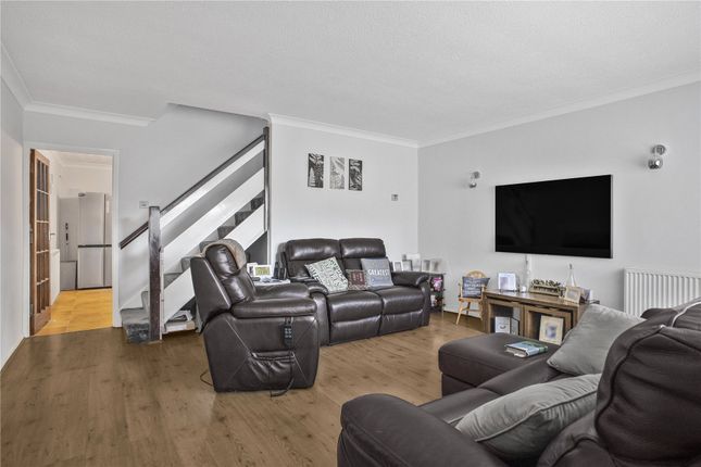 14, Farthings, Woking photo 2