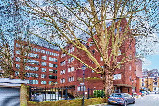 Flat for sale in Hungerford House, London