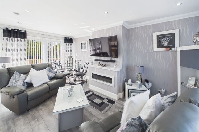 11 Dimsdale Crescent, Wishaw photo 3