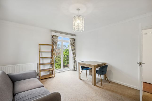 Thumbnail Flat to rent in Castelnau, Barnes