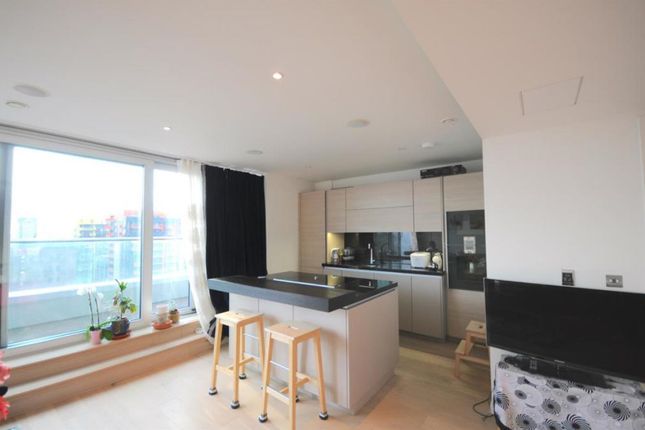 Flat to rent in Oakland Quay, London