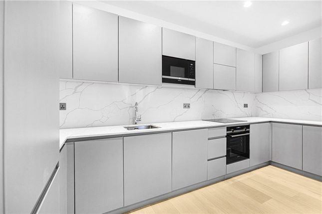 Flat for sale in Gifford Street, London