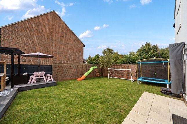 26, Hill View Drive, Welling photo 4