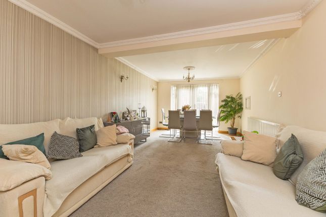 26, Melbourne Avenue, Slough photo 3
