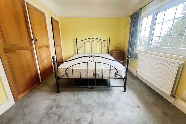 19, New Peachey Lane, Uxbridge photo 3