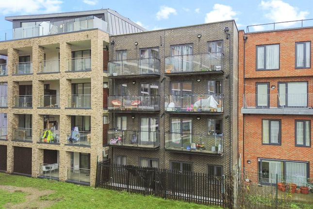 2-bed flat on Flat 2, Define House, London, £525,000