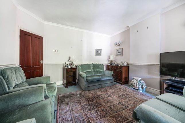 46, Woodville Gardens, Ruislip photo 3