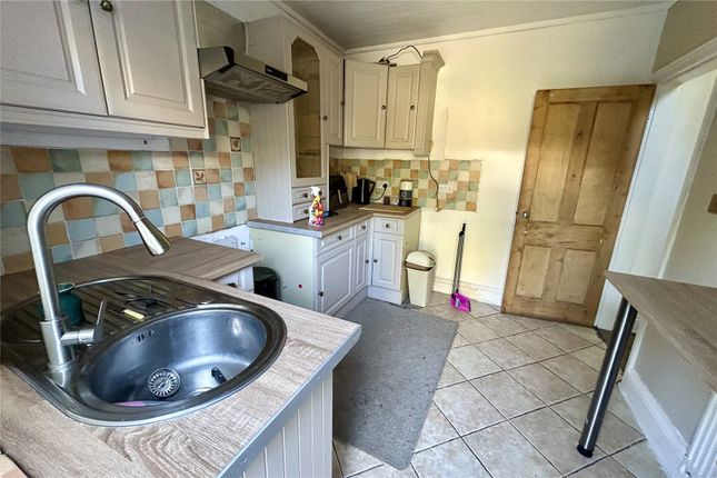11, Upper Quarry Road, West Yorkshire photo 3