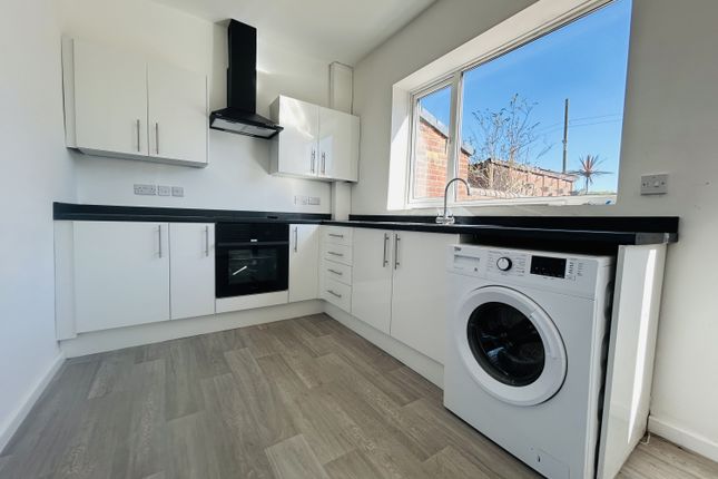 20, Woodside, Durham photo 3