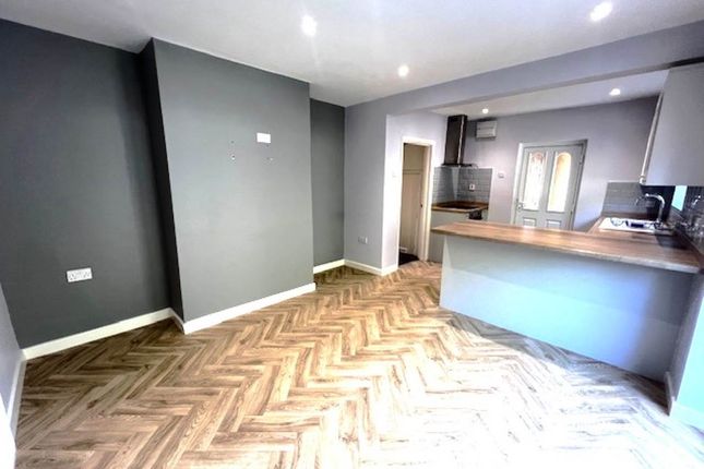 31, Dyer Road, Dyer Road photo 4
