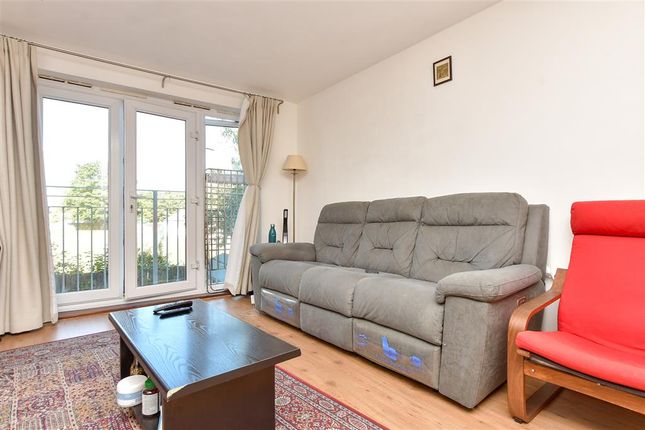 Flat for sale in Heron Way, Wallington, Surrey