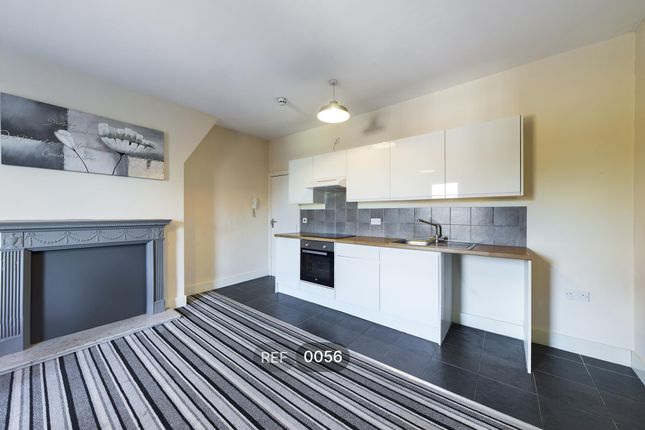 Kitchen &amp; Living Area