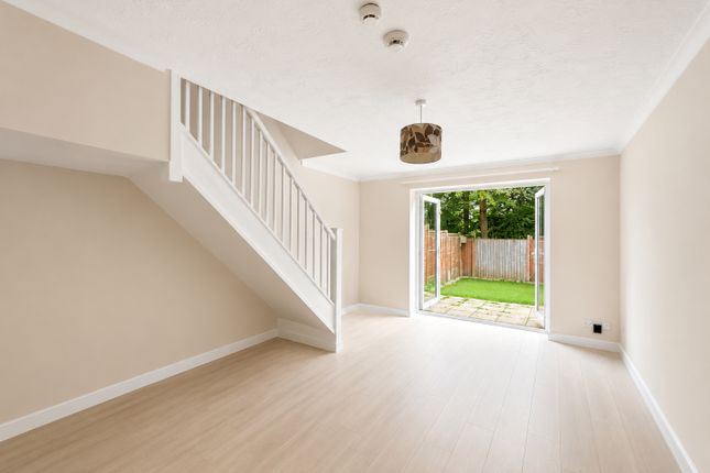 12, Pebble Court, Southampton photo 4