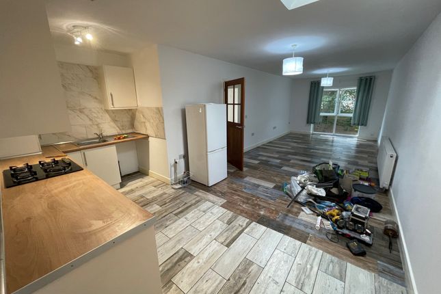 Apartment 2, 233A, Braceby Avenue, Birmingham photo 3