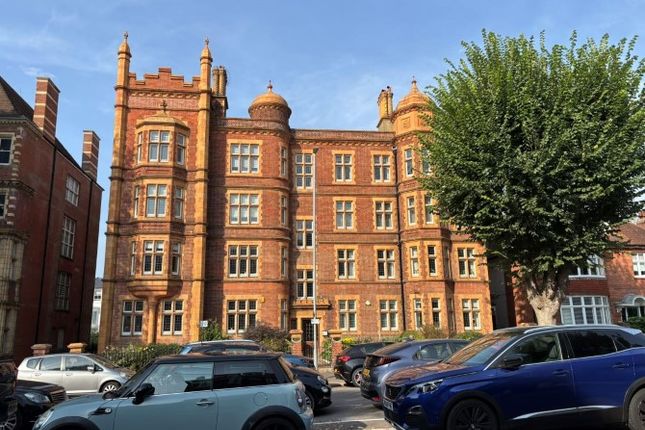 2-bed flat on Flat 9 Arundel House, 22 The Drive,, Hove, £275,000