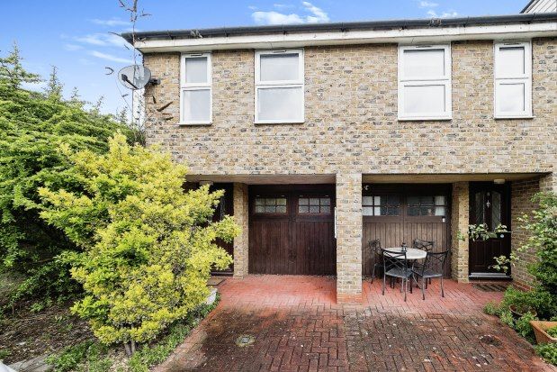 Thumbnail Property to rent in Elmgreen Close, London