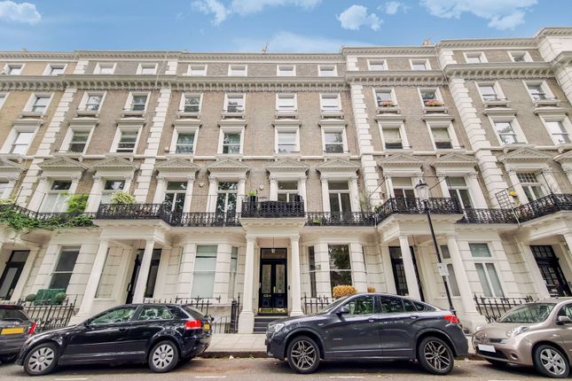 Flat to rent in Courtfield Gardens, South Kensington, London