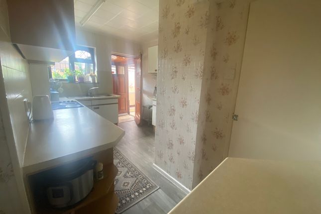 Flat for sale in Kelvin Road, Beechdale, Walsall