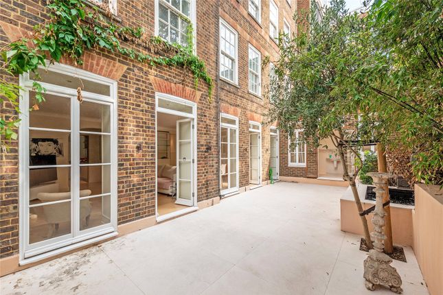 Thumbnail Flat for sale in Onslow Court, Drayton Gardens, London