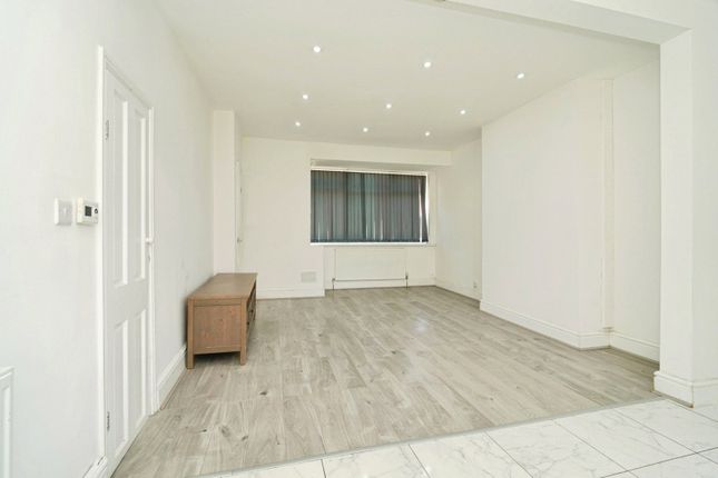 32, Lostock Avenue, Cheshire photo 4