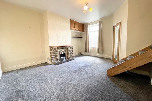 11, Springfield Terrace, Huddersfield photo 2
