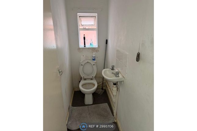 Pugh Crescent, Walsall photo 3