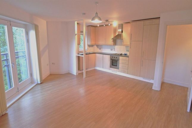 Flat 8, The Wickens Fairbank Road, Horsham photo 4
