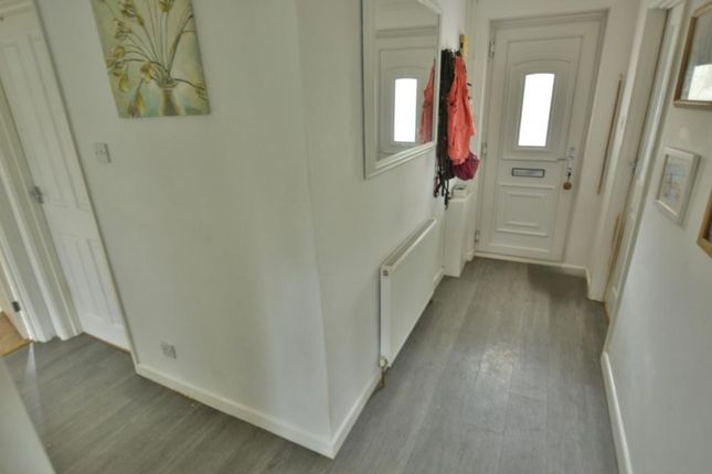 10, Hawk Close, Colehill photo 2