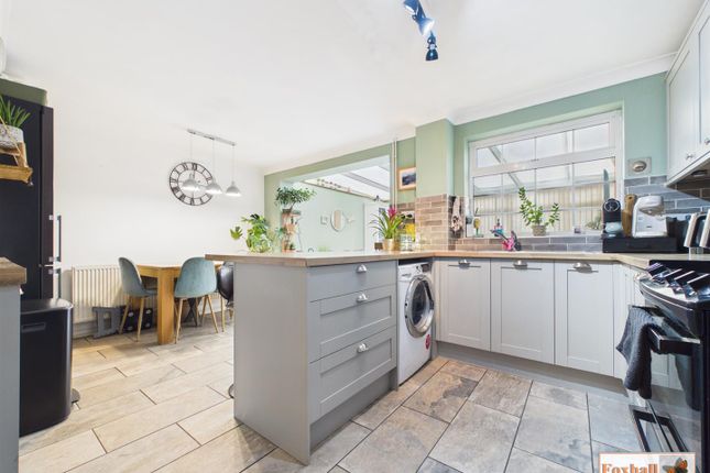 14, Laurelhayes, Ipswich photo 3