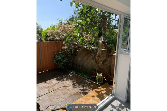 A, Rendlesham Road, London photo 5