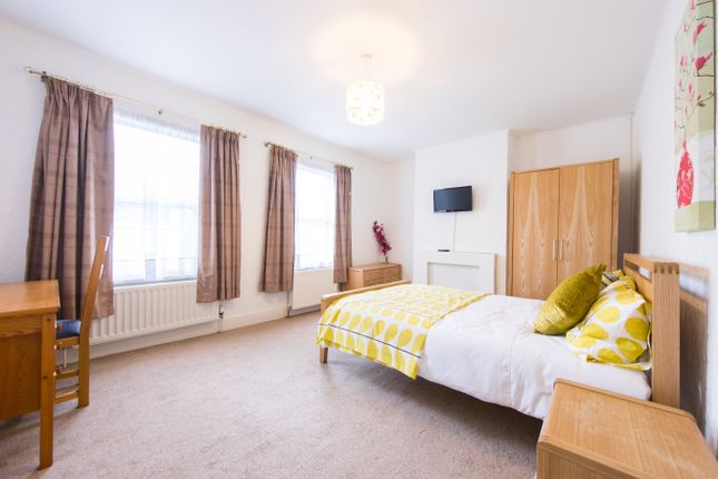 Room to rent in Kensington Road, Reading