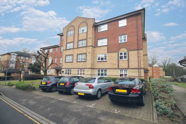 Flat for sale in Princes Place, Luton
