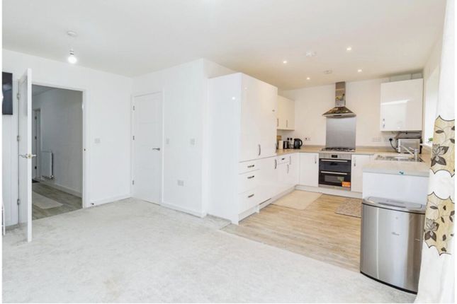 2, Henry Hoare Drive, Milton Keynes photo 4