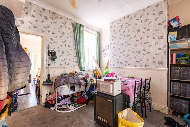 42, East Park Avenue, Hull photo 4