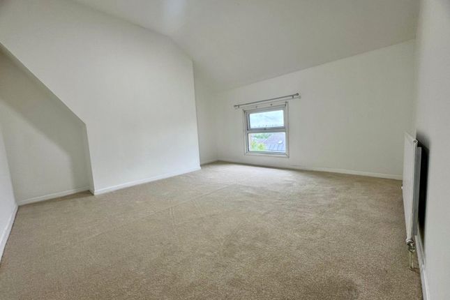 Flat 3, 167 St James Road, Surrey photo 3